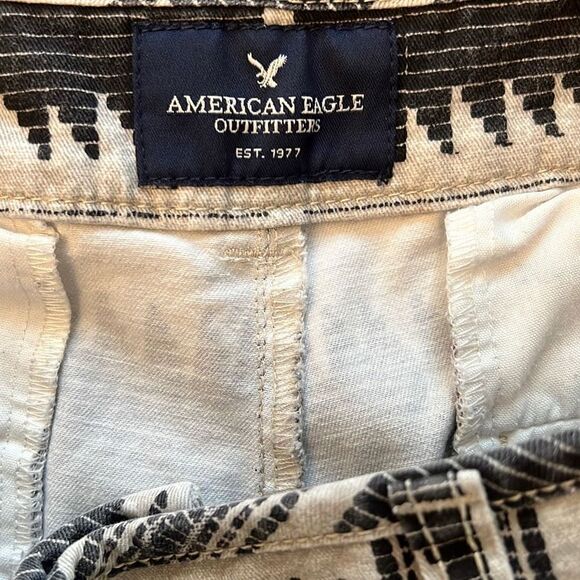 American Eagle Women's Geometric Stretch Chino Shorts - Picture 6 of 7